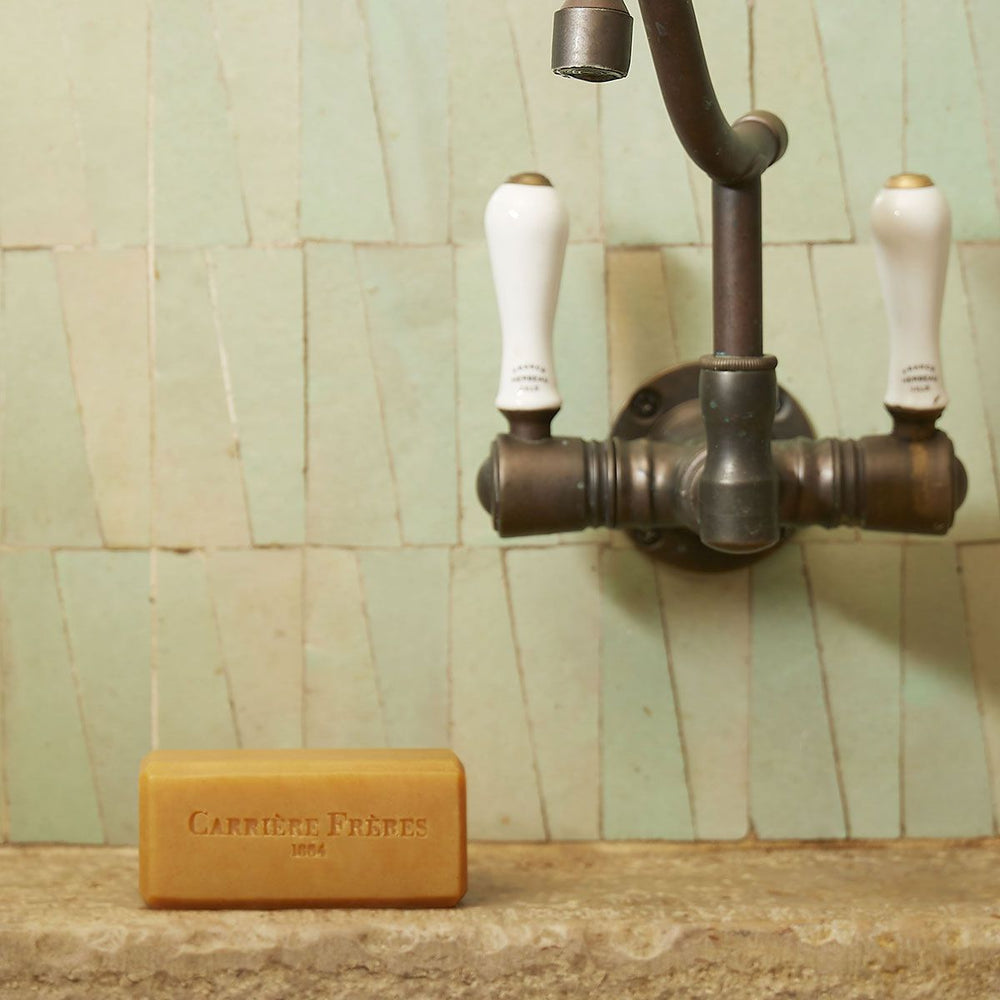 Carriere Freres Woody-Aromatic Scented Care Soap