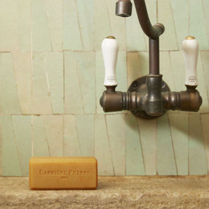 Carriere Freres Woody-Aromatic Scented Care Soap